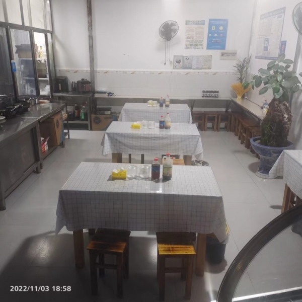 小吃店转让，医院附近  多个小区环绕