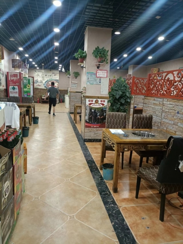 221平方营业中的饭店低价转