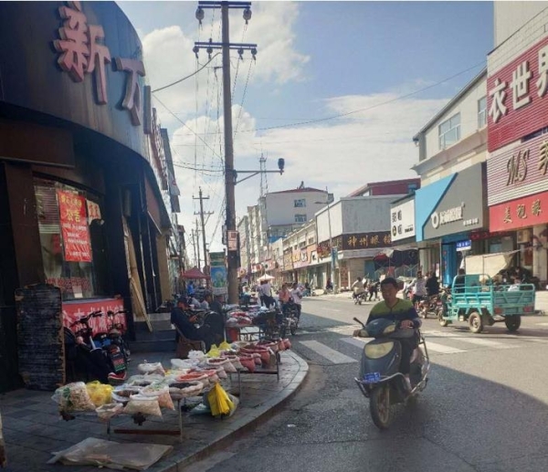 营业中饭店转让,房租低风险小