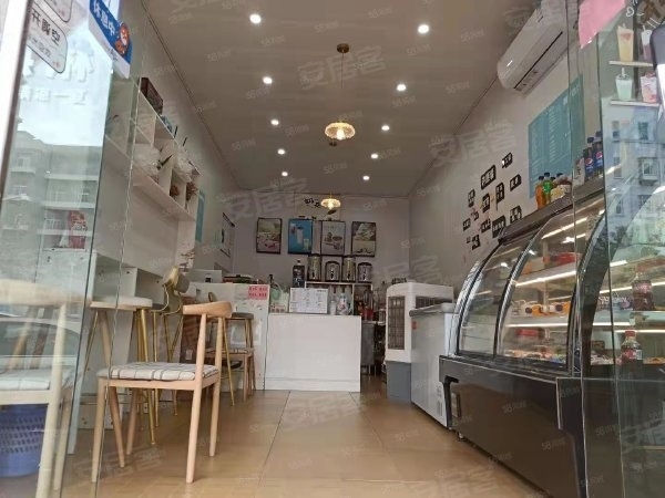 虹桥路沿街的奶茶店旺铺转让