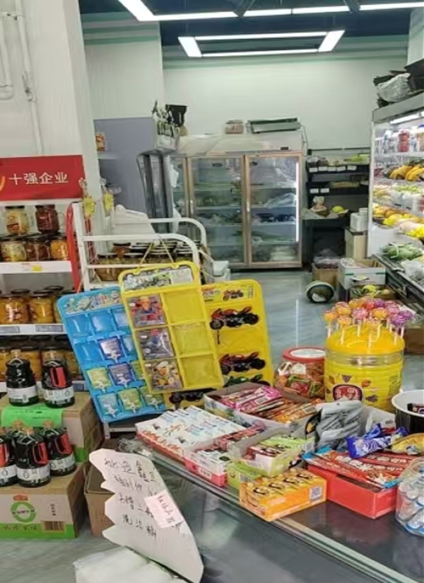 容城县容西尚善街百货店转让！