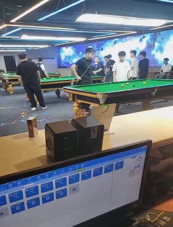 依兰县依兰镇一街三委康溪盛世台球俱乐部转让！