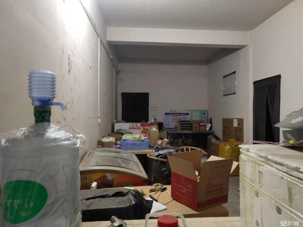 (转让)，接手即可营业，整套设施齐全，两干门面，空间大