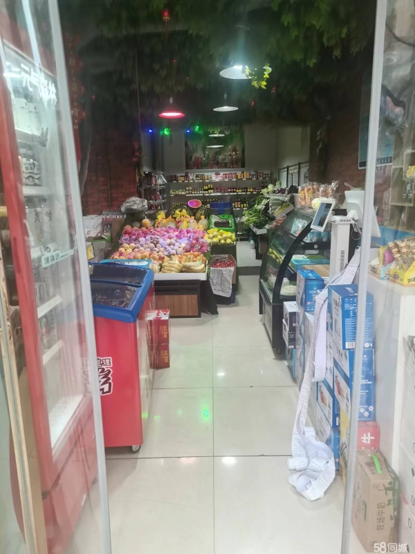 (转让)火车站东路主干道，人流量很大，低价转让（中介勿扰）