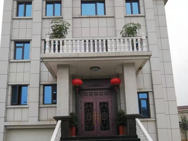 房县城关镇营业中恒祥聚会所转让！