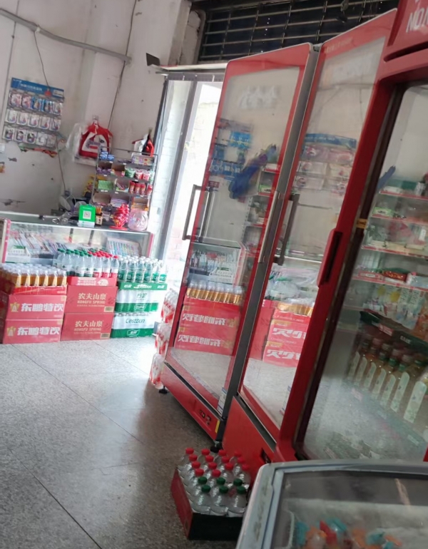 阆中市川绵外国语学校文具店转让！