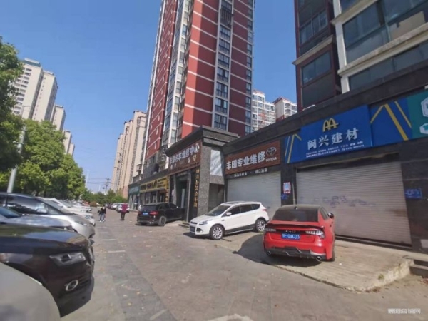 小区底商55平临街商铺转让
