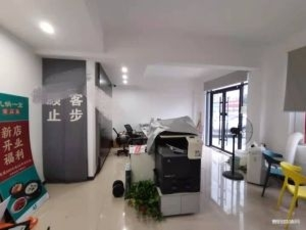 80平三门头两间门面临街店铺出租