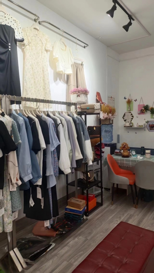 漫巷服装店转让