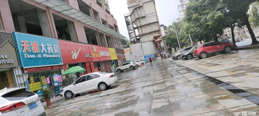 (转让)店前宽广停车位多，适合宵夜