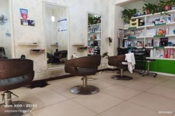 50平美发店转让