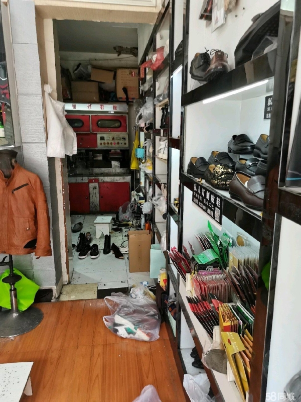 (转让)地段还可以，来往人流量非常大