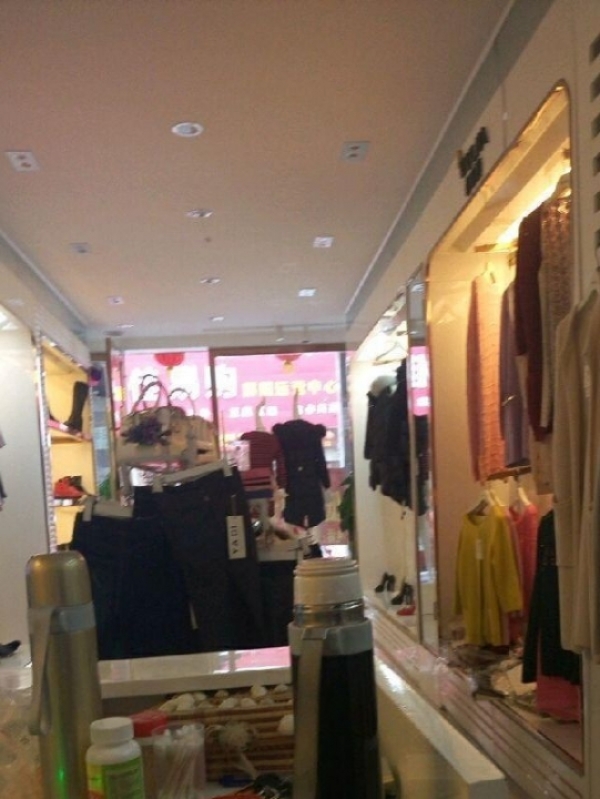 城北商业街新天地。 服饰鞋包 商业街卖场
