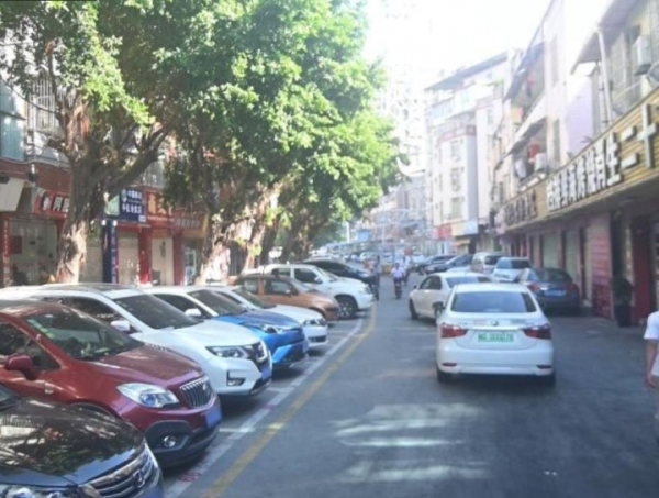 餐饮一条街临街有停车位快餐店超低价急转