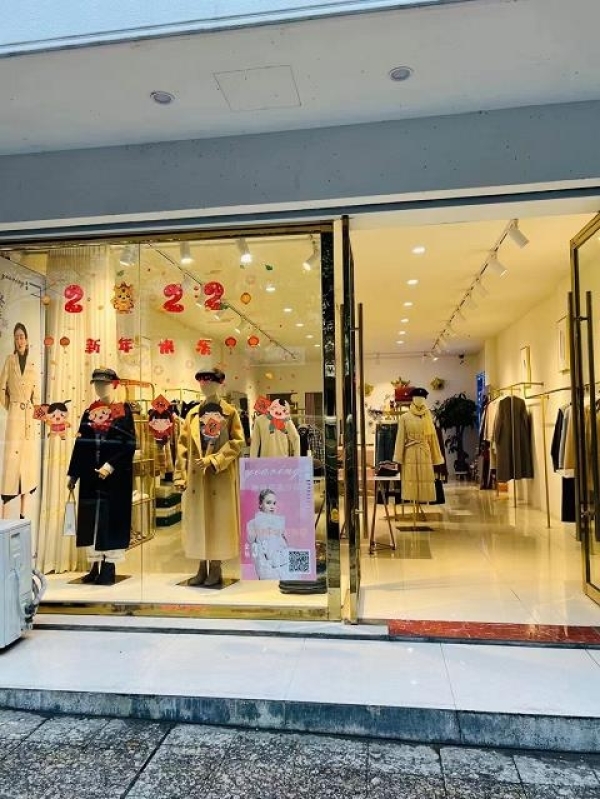 临街盈利服装店低价急转