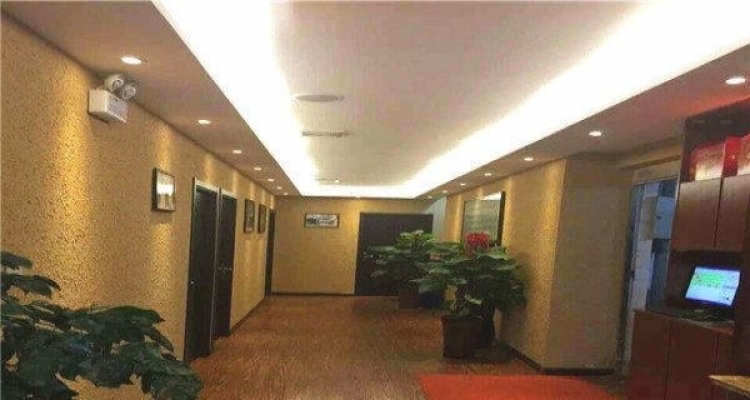 转让桥南住宅楼下450㎡餐厅