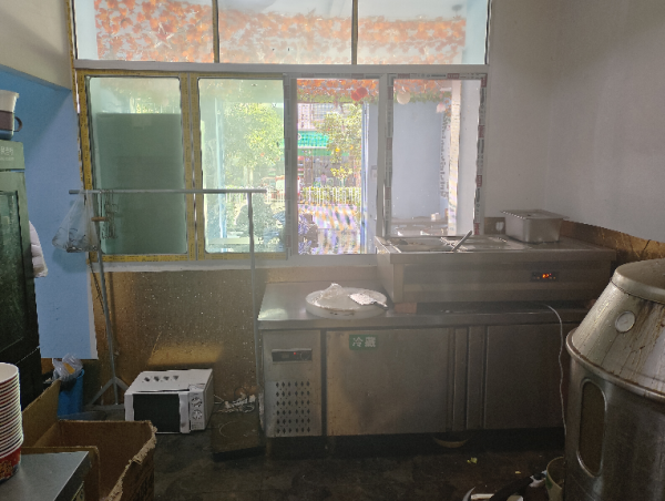 营业中餐饮旺铺转让