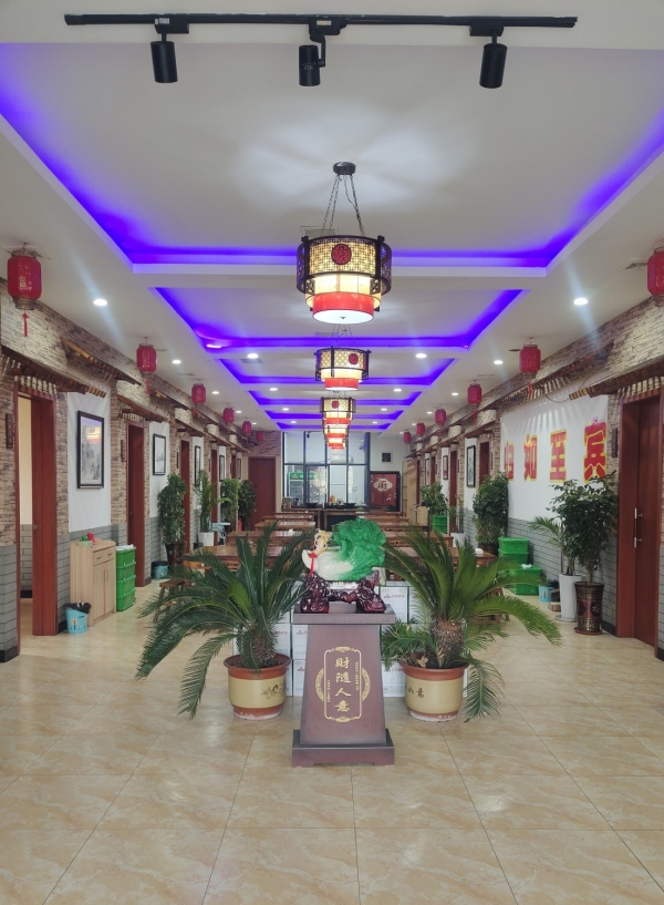 永济市河东大道立交桥南餐饮店出租！（无转让费）