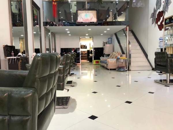 营业中美发店转让