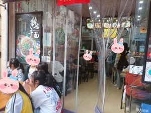 (转让)小孩转学，百中附近营业中小吃店转让