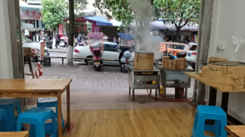 营业中美食旺铺转让