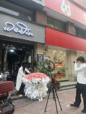 永城市金博大公馆北门花店转让！