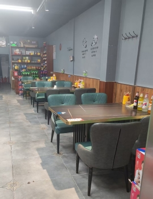 工农区公安小区餐饮店出兑出租！