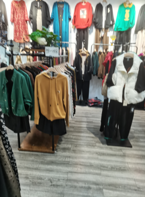 营业中服装店转让