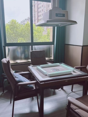 宁国市仙霞路明同大酒店二店旁棋牌室转让！