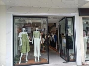 十字街41平服装店低价转让