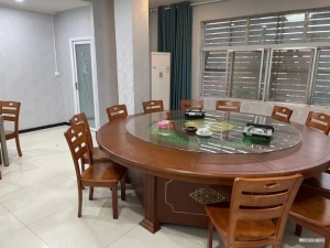 中心商圈临街两层300平商铺转让