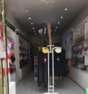 浪莎专卖店