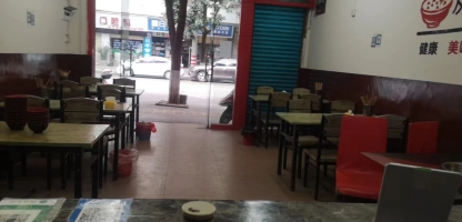 江南片区五小对面小吃店转让