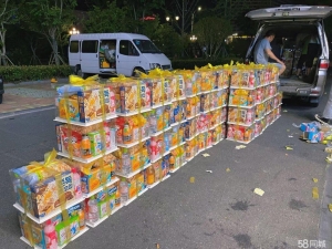 (转让)临街大转角，三面展示效果，适合各大品牌店。