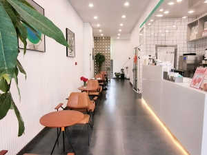 锡林浩特营业中小吃饮品店低价转让！