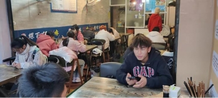 唯一商业街盈利小吃店转让