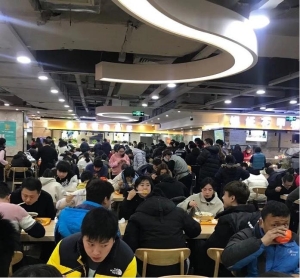 上地大型写字楼美食城火爆面食档口转让