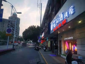 地理位置优越周边小区密集人流量大