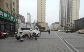 信都区月晟天玺台北门生鲜超市转让！