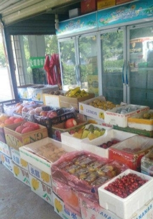 营业中超市,地理位置优越,有固定客源