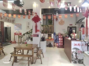 带停车位包间精装餐厅低价急转