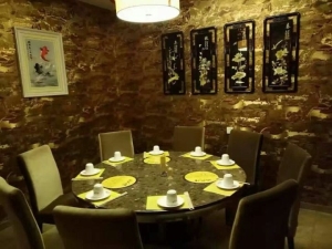 秦都240平米酒楼餐饮-餐馆10万元