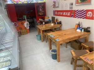 美食街带外摆区盈利麻辣烫店转让