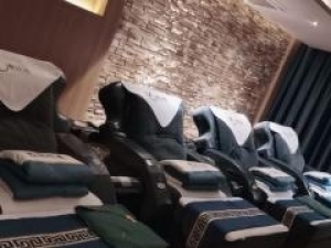 本店诚信低价转让，因老板本人有其他发展，