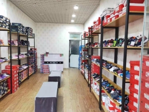中华大街大庆路交叉口50平纯一层门店转让