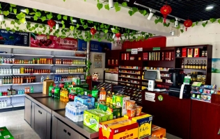 翼城县唐兴镇古韵华府北门便利店+驿站转让！