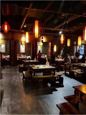 有停车位天然气临街火锅店转让