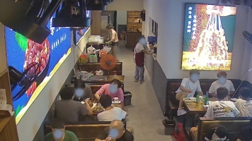 唐河县滨河路万家园7号楼餐饮烧烤店转让！