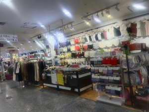 固安县新中街营业中的内衣店转让！