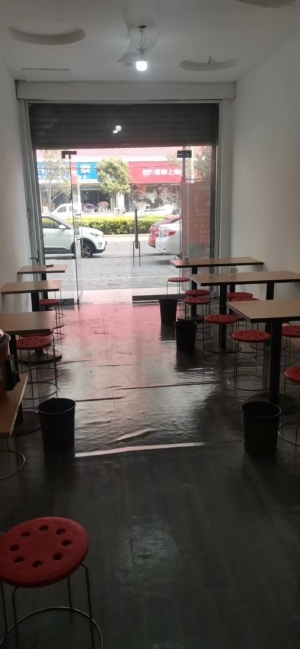 营业中的早餐店转让